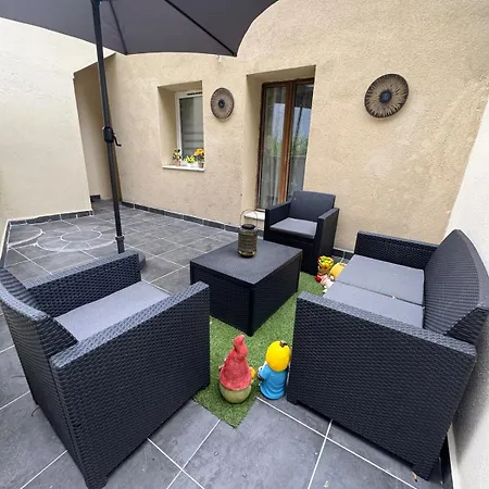 Un Joli Avec Terrasse Διαμέρισμα *