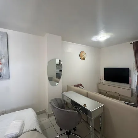 Un Joli Avec Terrasse Διαμέρισμα
